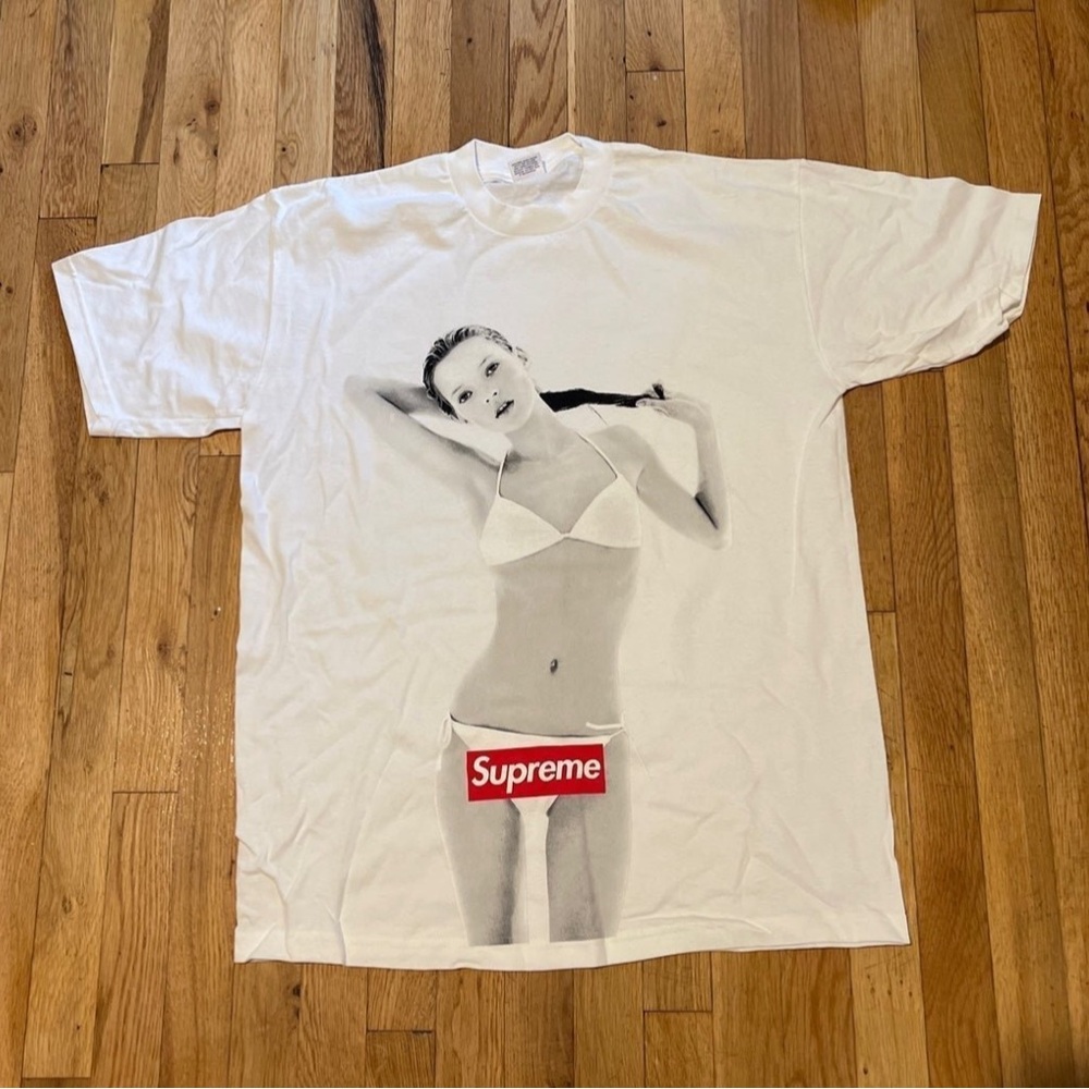 2004 10th Anniversary Kate Moss Supreme Tee